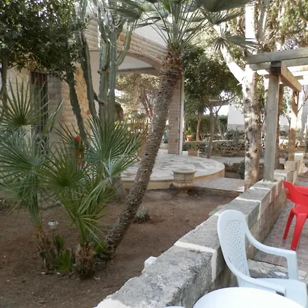 Lory Bed & Breakfast *