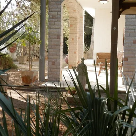 Lory Bed & Breakfast *