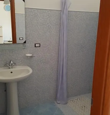 فندق مبيت وإفطار Lory *