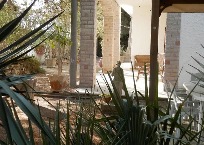 Lory לינה וארוחת בוקר *