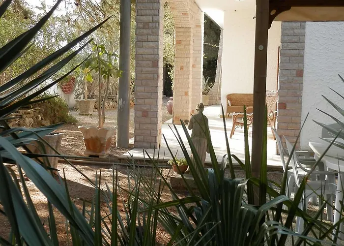 לינה וארוחת בוקר Lory *